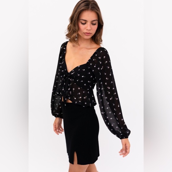 Sweetheart Neckline Floral Blouse Front Tie- Black / White Floral - Picture 2 of 13